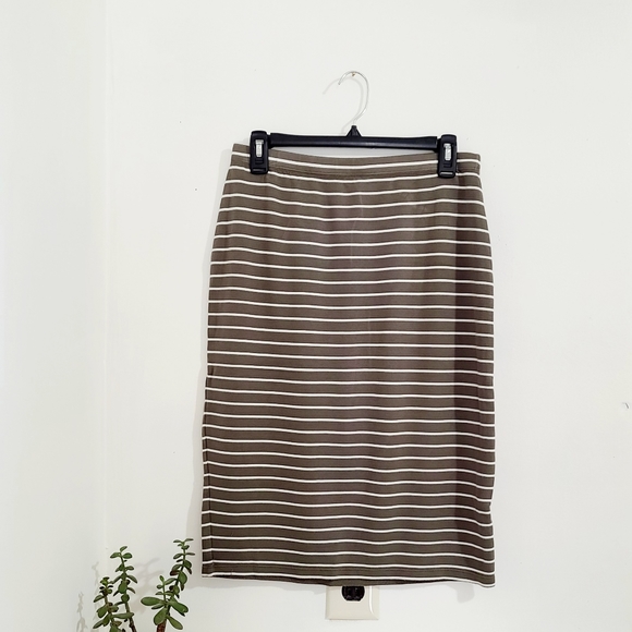 Max Studio Dresses & Skirts - On Sale Max Studio Skirt, green & white, size S